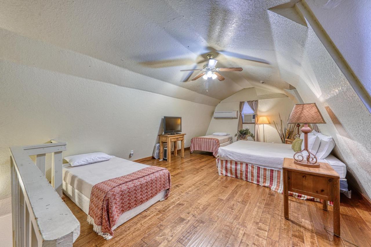 The Olive @ Mendelbaum Winery Guest Cabins Hotel Fredericksburg Buitenkant foto