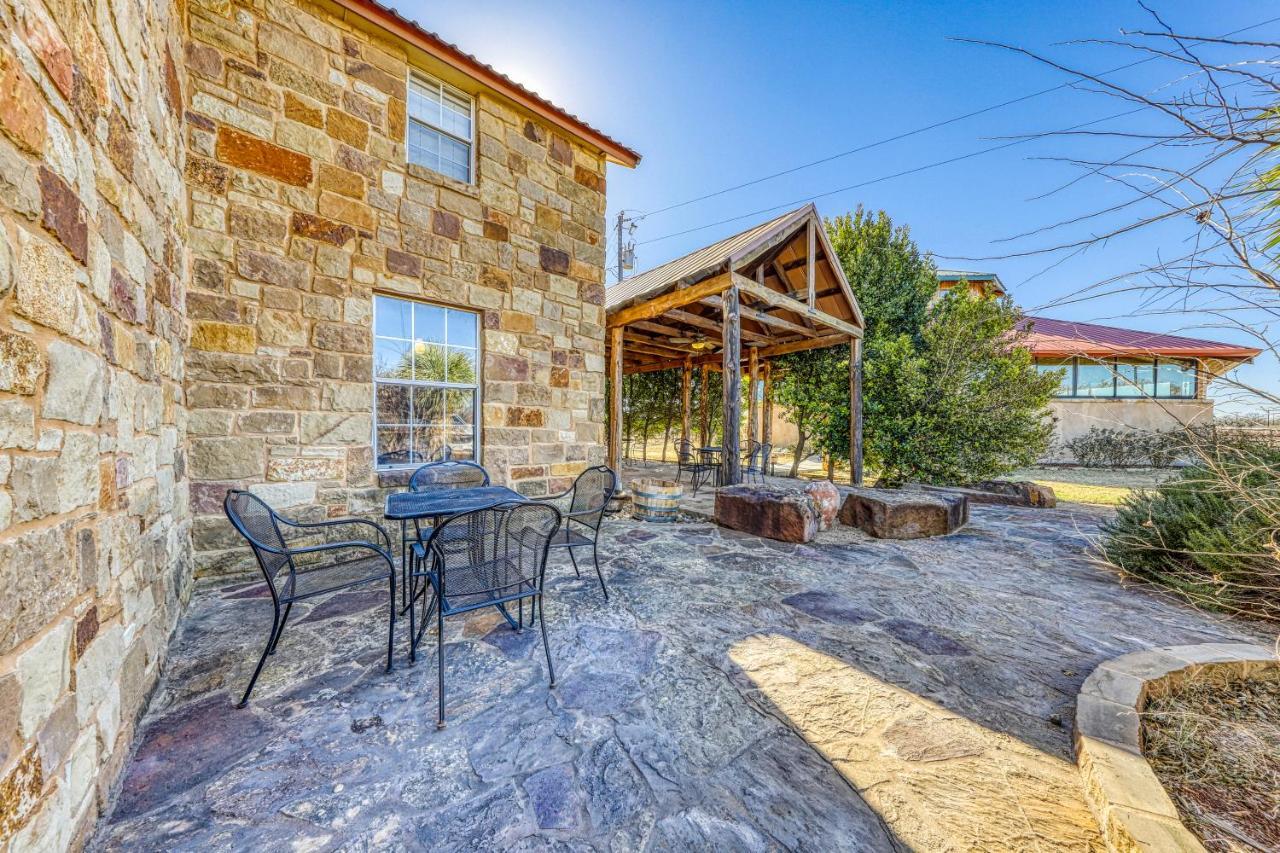 The Olive @ Mendelbaum Winery Guest Cabins Hotel Fredericksburg Buitenkant foto