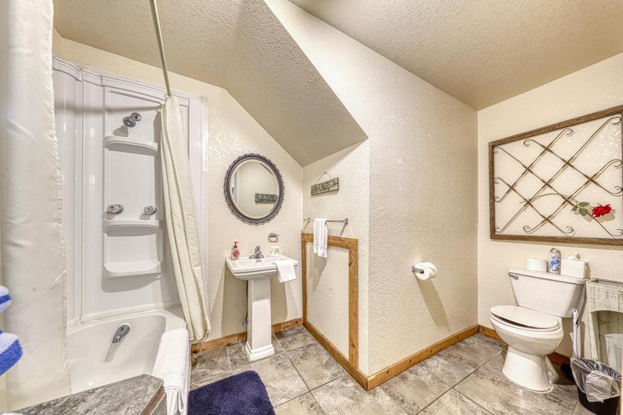 The Olive @ Mendelbaum Winery Guest Cabins Hotel Fredericksburg Buitenkant foto