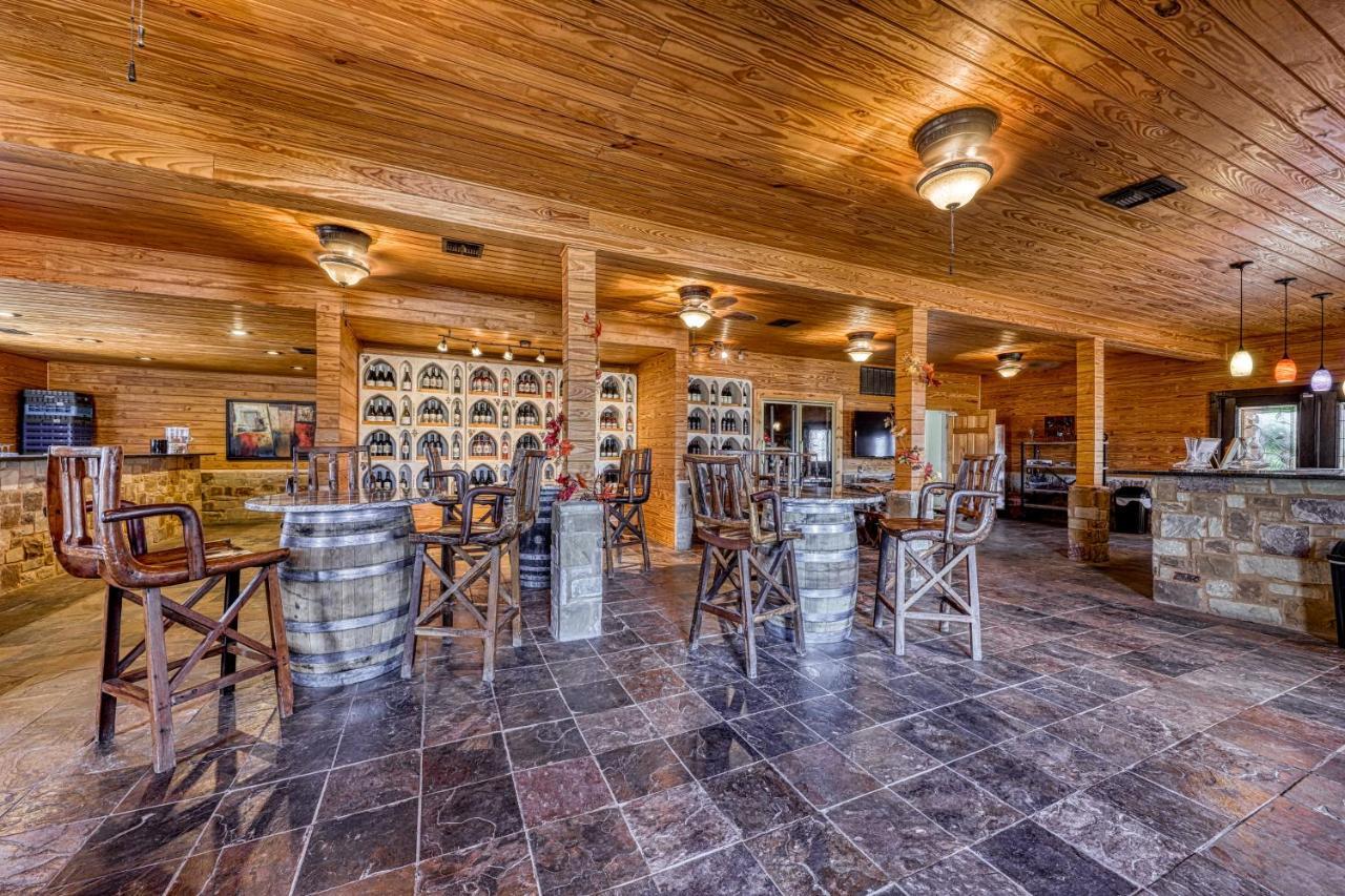 The Olive @ Mendelbaum Winery Guest Cabins Hotel Fredericksburg Buitenkant foto