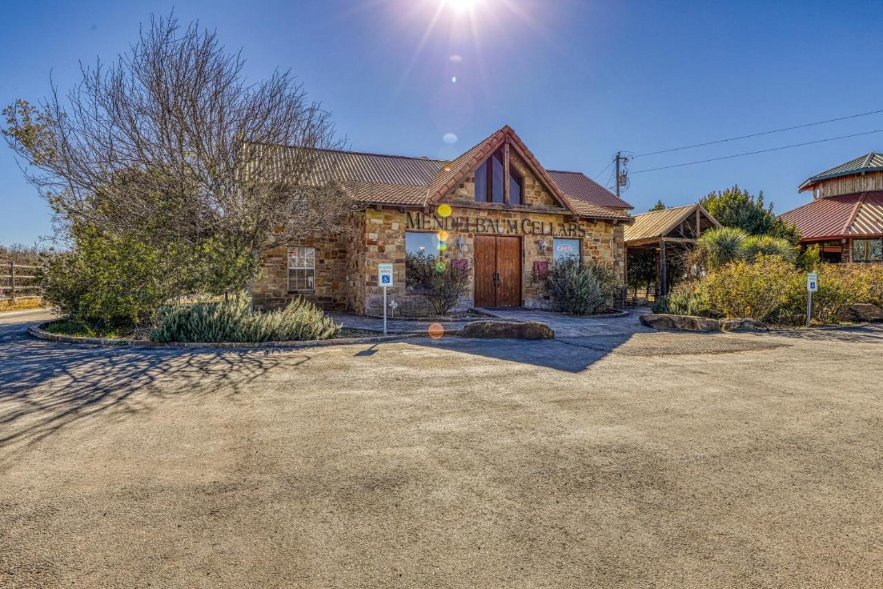 The Olive @ Mendelbaum Winery Guest Cabins Hotel Fredericksburg Buitenkant foto