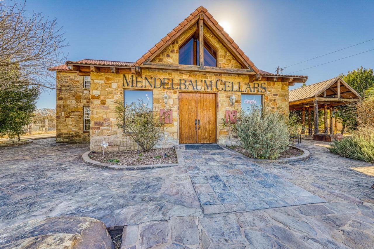 The Olive @ Mendelbaum Winery Guest Cabins Hotel Fredericksburg Buitenkant foto